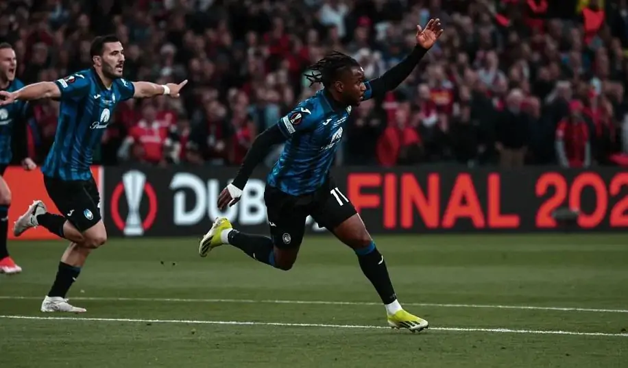 Аталанта забила второй гол Байеру в финале Лиги Европы