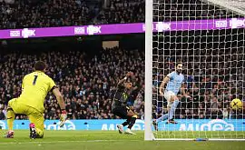 «Манчестер Сити» трижды забил «Вилле» и на расстояние одной победы приблизился к «Арсеналу» перед очным матчем