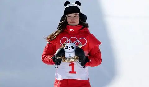 Уже третья медаль Пекина-2022. Эйлин Гу стала двукратной олимпийской чемпионкой
