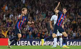 Дубль Левандовски спас «Барселону» от вылета в Лигу Европы в сумасшедшем матче с «Интером»