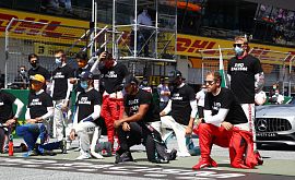 Леклер, Ферстаппен и еще четыре пилота Формулы-1 не встали на одно колено перед стартом Гран-при Австрии