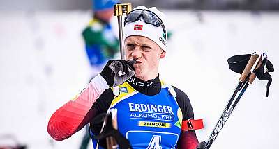 Йоханнес Бьо зрівнявся з Фуркадом за кількістю медалей на етапах Кубка світу