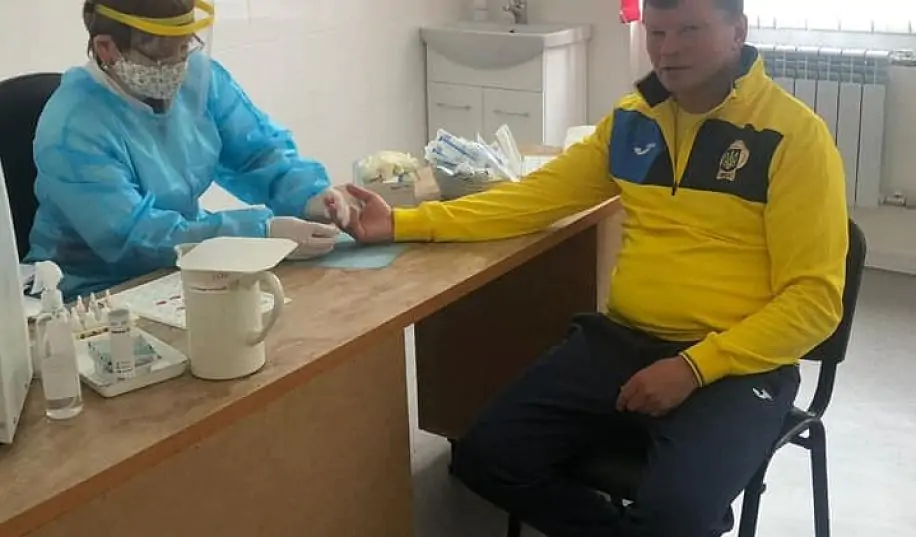 Тренер сборной Украины сдал кровь, чтобы спасти чью-то жизнь