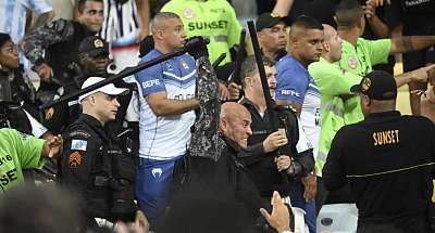 Поліція жорстоко побила фанатів Аргентини. Футболісти помстилися – завдали Бразилії історичної поразки