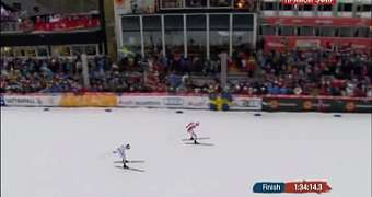 Яркий финиш мужской эстафеты на лыжном чемпионате мира. Петтер Нуртуг проти Калле Халвардссона