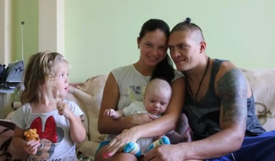 Усик: «Останні півтора роки я живу у розлуці з родиною – мої діти не можуть перебувати в Україні»