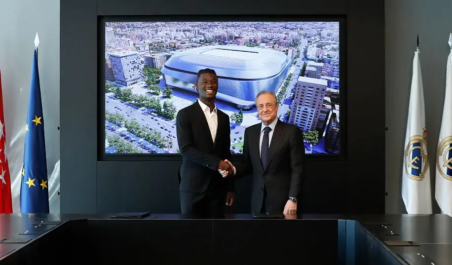  «Реал» официально представил французского новичка команды