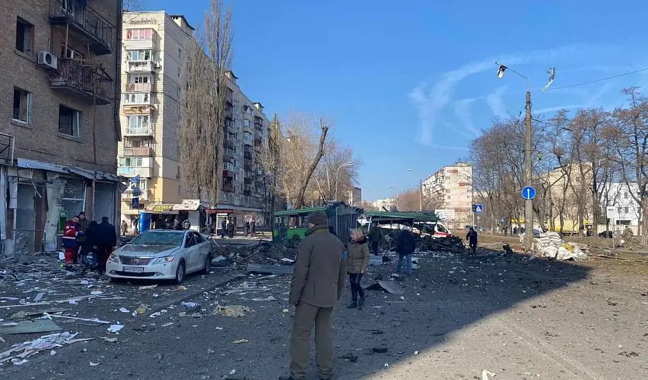 Владимир Кличко показал кадры после бомбежки в Киеве: «путинская мечта о великой россии – кошмар для Украины»