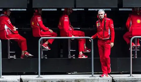Глава Ferrari: «Мы должны оставаться сильными и во всем поддерживать Феттеля»