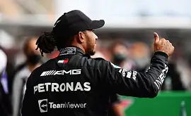 «З поверненням, Льюїс!» Mercedes підтвердив, що Хемілтон продовжить кар'єру в Формулі-1
