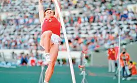 32 года назад Сергей Бубка покорил соревнования во Франции и установил новый мировой рекорд