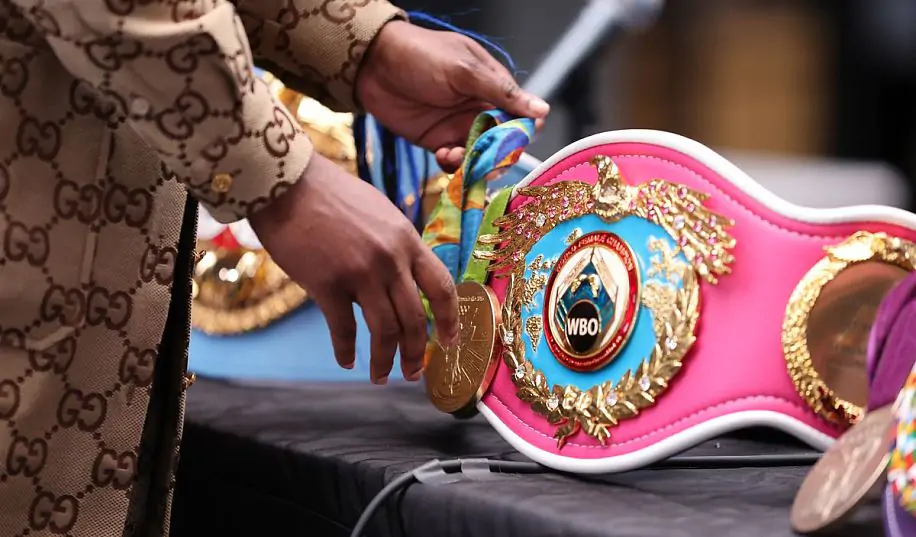 Президент WBO розкритикував WBA та WBC через запровадження нової вагової категорії