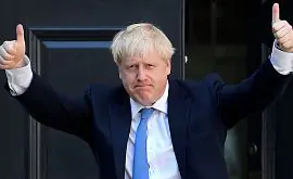 Премьер-министр Великобритании включил Хэмилтона в список на получение рыцарского звания