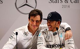Руководитель Mercedes объяснил, почему Хэмилтон хранит молчание после Гран-при Абу-Даби