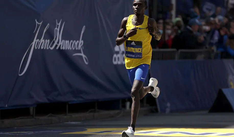 Победителя Чикагского и Бостонского марафонов дисквалифицировали на семь лет