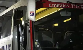 Відео нападу на автобус Ліона. Матч з Марселем скасований