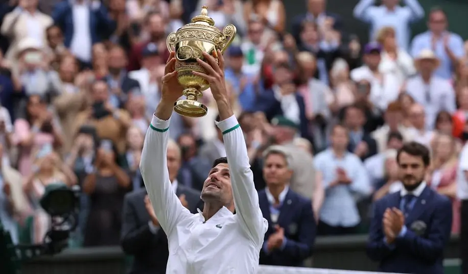 Джокович выиграл Wimbledon и сравнялся с Федерером и Надалем по количеству побед на ТБШ