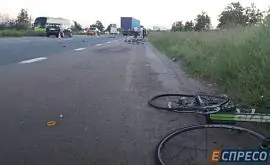 В ДТП под Киевом грузовик сбил группу велосипедистов, один погиб