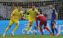 Жирона насолоджується голом Довбика у матчі проти Боснії і Герцеговини