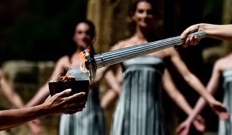 В Древней Олимпии зажгли огонь Игр в Париже: во Франции его ожидают к 8 мая