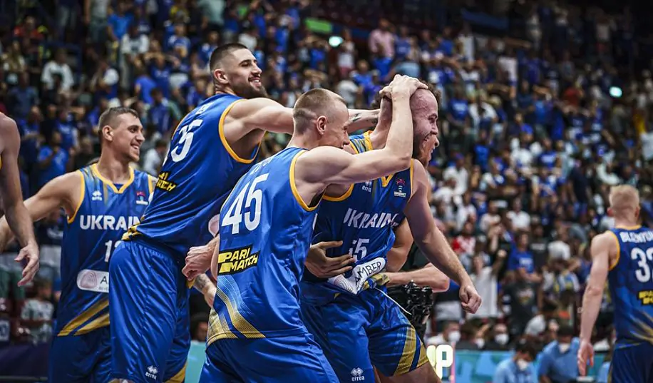 Сборная Украины досрочно вышла в плей-офф Евробаскета-2022