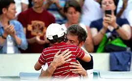 Маю и обыгравший его Майер расплакались после матча на Roland Garros