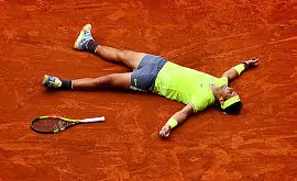 Смешные моменты и нелепые падения теннисистов на грунтовых турнирах ATP