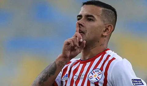 Парагвайський клуб все ще не виплатив 4 мільйони доларів « Динамо » за Дерліса