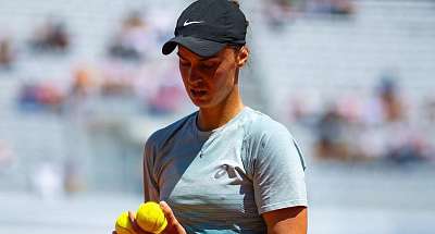 Калініна знялася з матчу проти Осоріо на Roland Garros