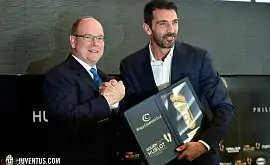 Буффон опередил Роналду и Месси в борьбе за награду Golden Foot-2016