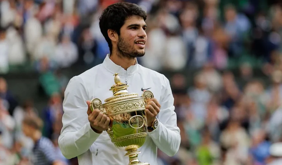 «Ты доставил нам огромную радость». Надаль поздравил Алькараса с победой на Wimbledon