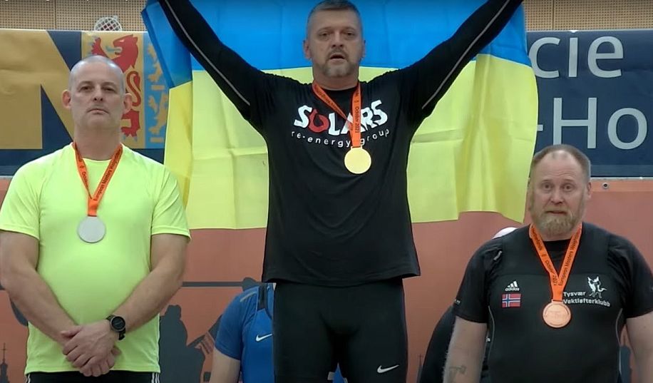 На Закарпатье тракторист нокаутировал чемпиона мира по тяжелой атлетике. Видео