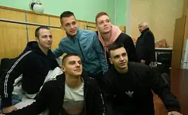 Игроки «Динамо» посетили военный госпиталь 