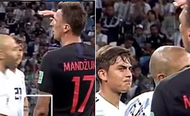 Манджукич безжалостно поприкалывался над Маскерано в победном матче против Аргентины