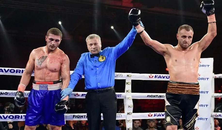 Бой Бурсака против третьего номера WBC и экс-чемпиона мира подтвержден официально