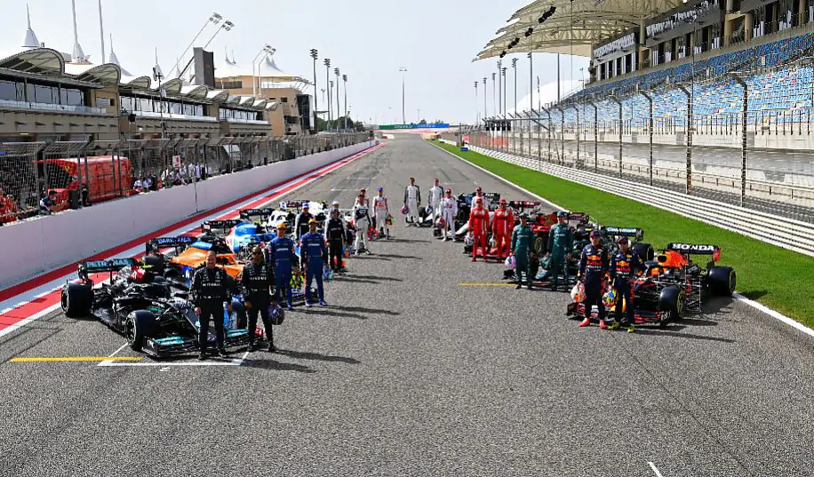 Стартовал новый сезон Формулы-1. У Mercedes возникли проблемы в первый день тестов