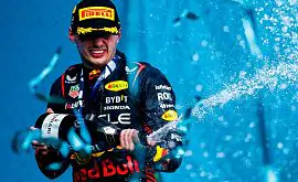 Ферстаппен выиграл Гран-При Майами с девятого места, Алонсо снова на подиуме