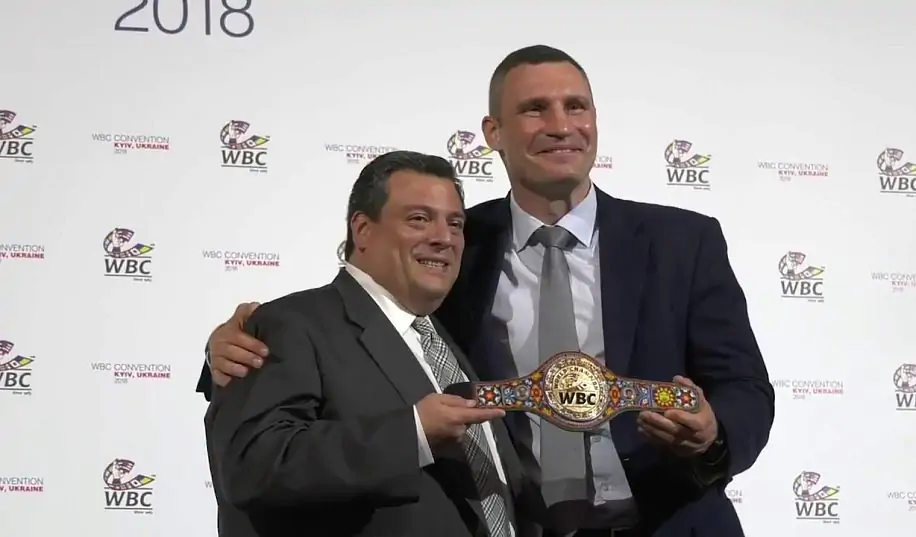 Президент WBC посвятил тренировку Виталию Кличко