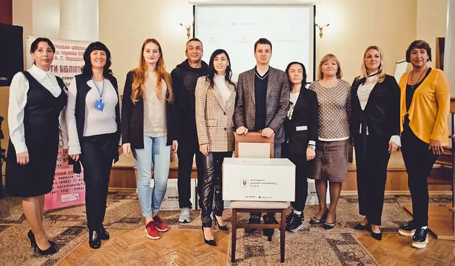 FAVBET Foundation і Мінцифра перетворюють сільські бібліотеки на цифрові хаби по всій Україні