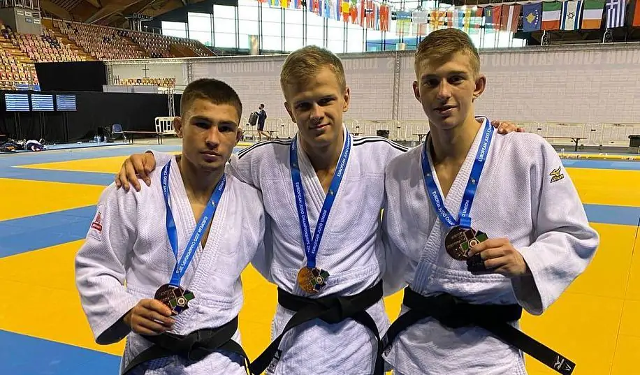 Украинцы завоевали 3 награды в первый день чемпионата Европы