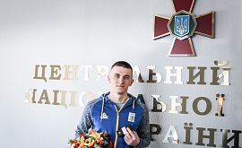 Пидручный стал младшим лейтенантом Нацгвардии Украины
