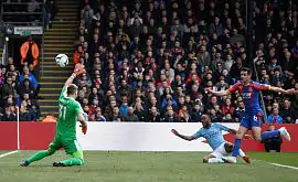 Дубль Стерлинга принес «Манчестер Сити» победу над «Кристал Пэлас»
