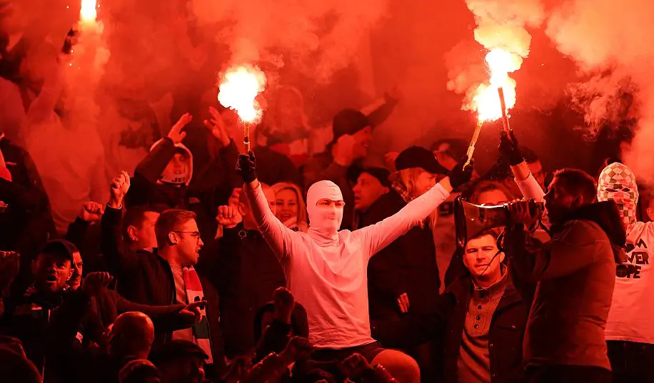 Польские фанаты избили 12 полицейских на матче Лиги Европы