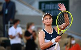 Крейчикова в сумасшедшем поединке одолела Саккари и вышла в финал Roland Garros