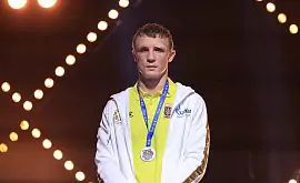 Кривдник Захарєєва з яскравої перемоги дебютував в професійному боксі