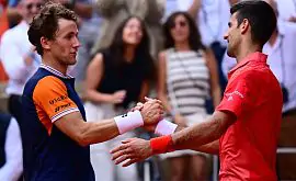«Ты снова переписал историю тенниса». Рууд поздравил Джоковича с победой на Roland Garros