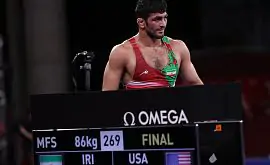 Вот это психанул. Иранский борец Яздани устроил настоящий погром после поражения в финале Токио-2020