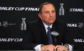 Глава НХЛ зізнався, що більше 20 років переконує МОК перенести хокей на літню Олімпіаду