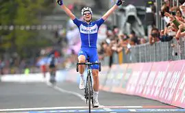 Шахман выиграл 18-й этап Giro, Дюмулен сократил отставание от Йейтса в общем зачете