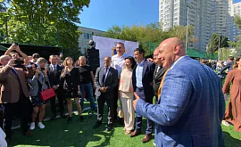 Зірки « Реала » разом з Віталієм Кличко взяли участь у відкритті футбольного поля в Києві